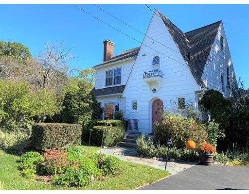 Property Photo:  3 Crescent St  MA 01545 