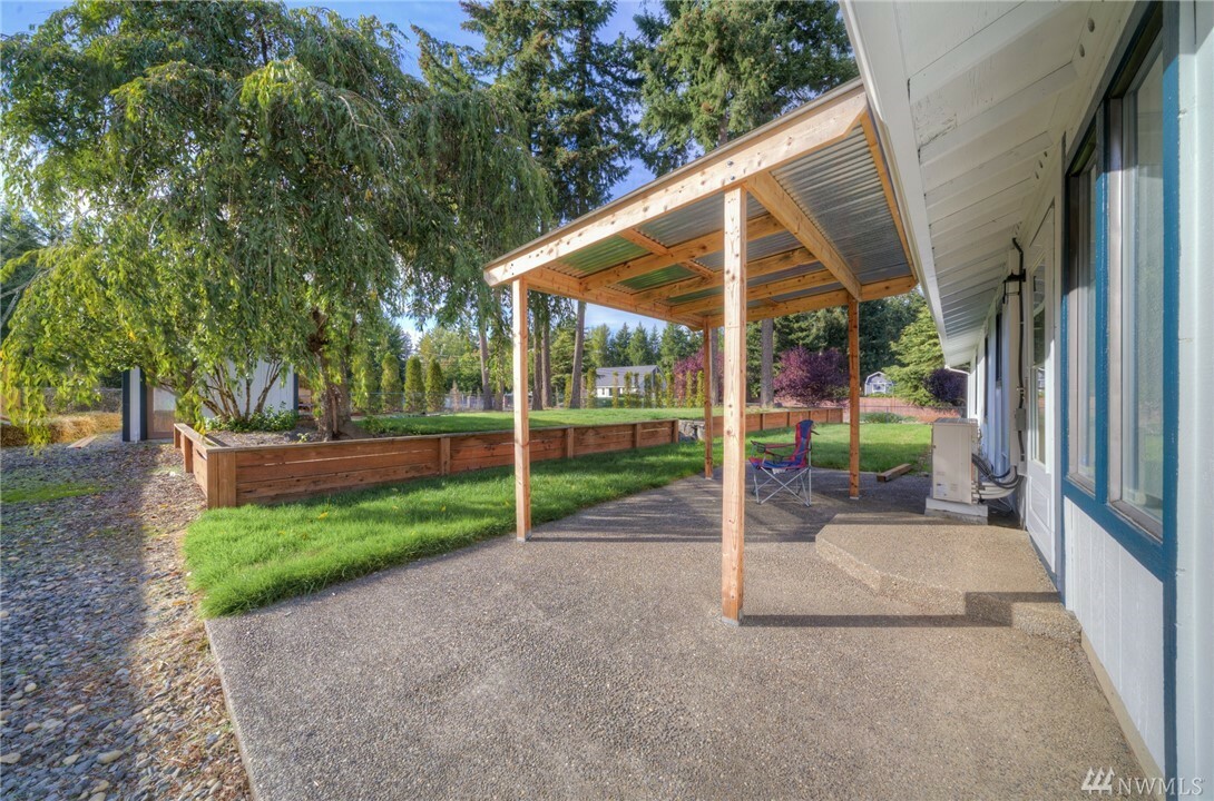 Property Photo: 23918 70th Av Ct E WA 98338