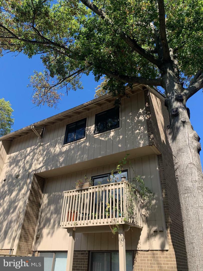 Property Photo: 2479 Glengyle Drive 153 VA 22181