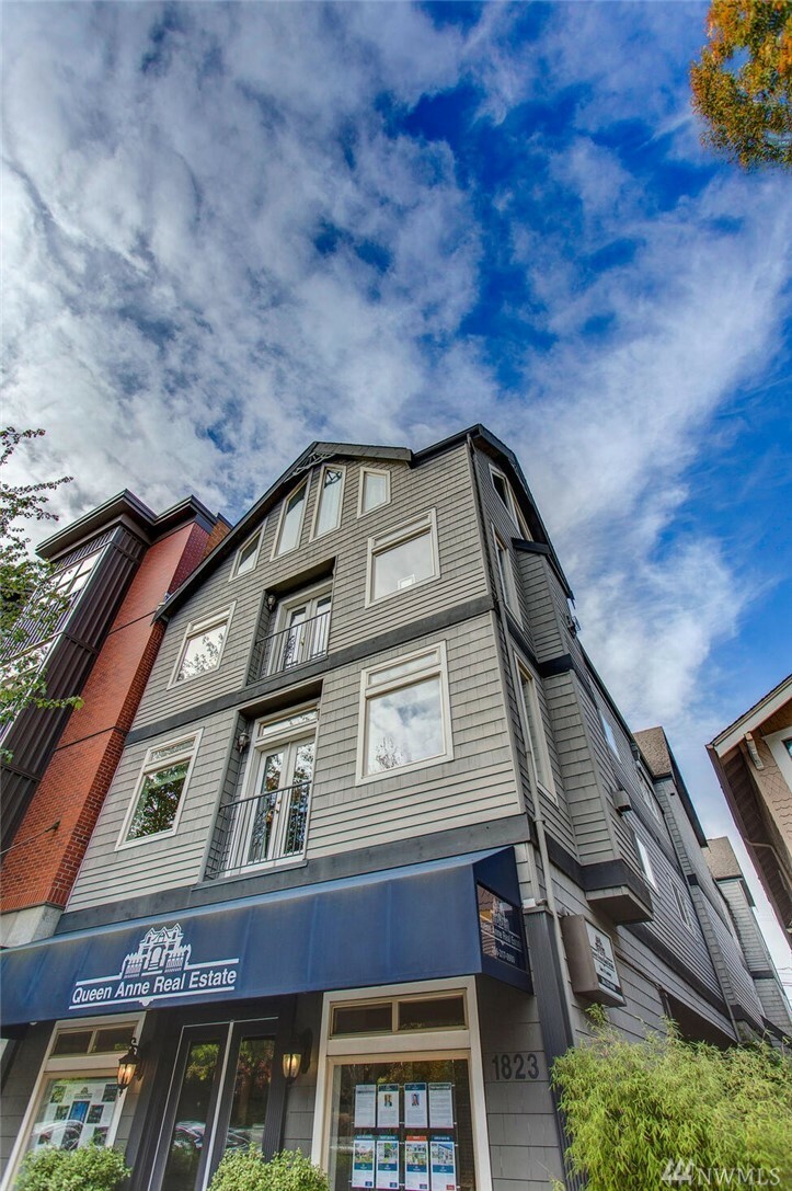 Property Photo:  1823 Queen Anne Ave N 201  WA 98109 