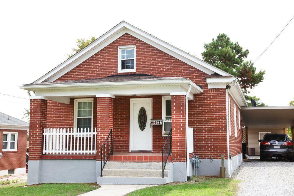 Property Photo:  2037 Kenwood Blvd SE  VA 24013 