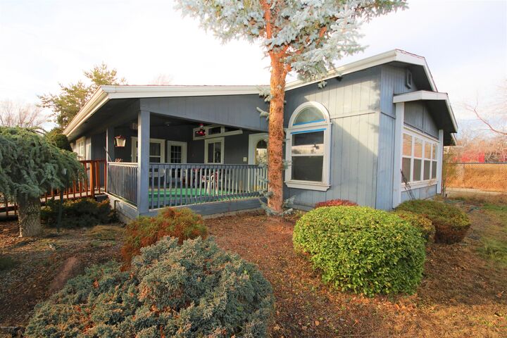 121 Emerald Acres Dr  Selah WA 98942 photo