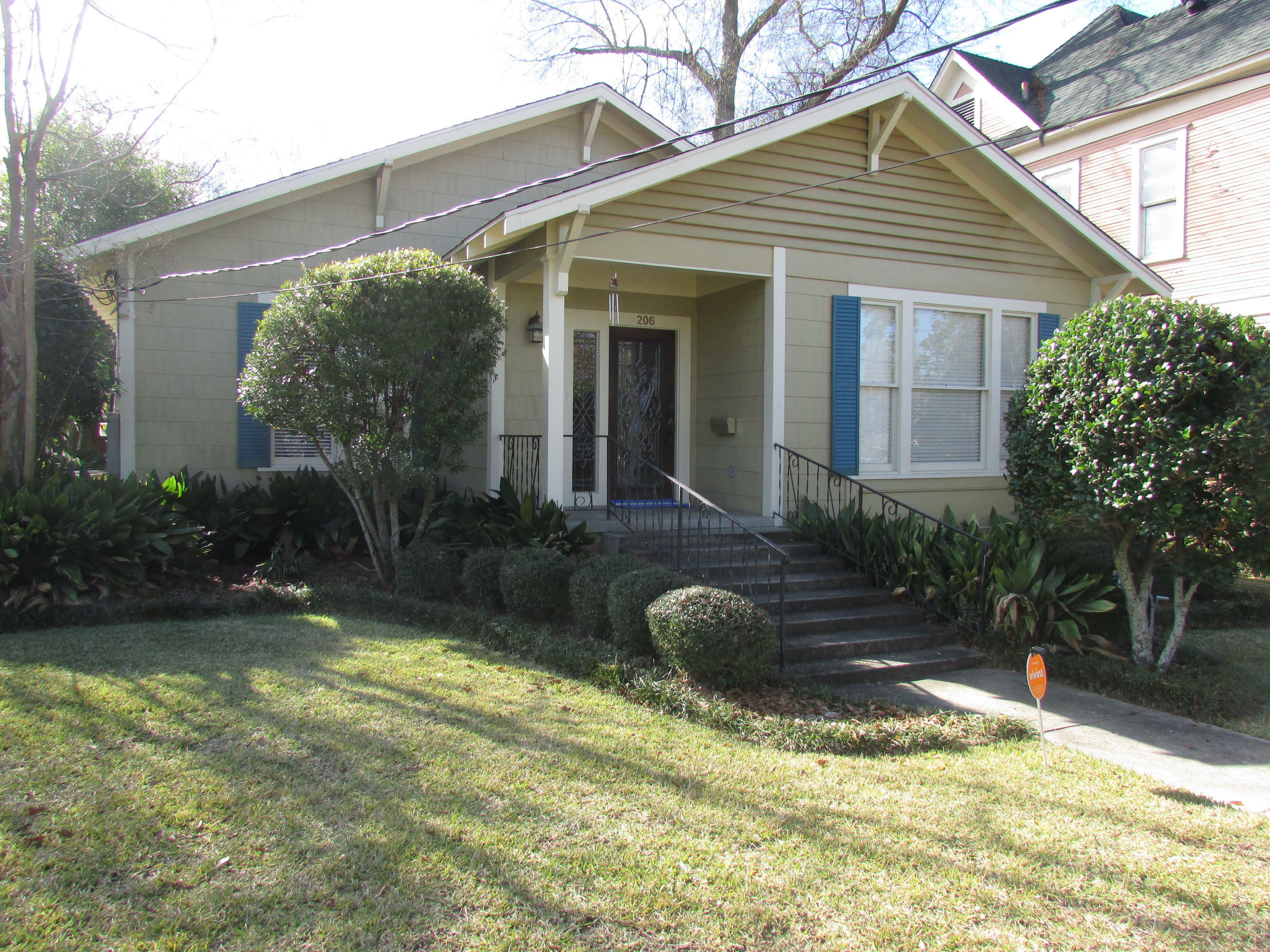 Property Photo:  206 4th Ave.  MS 39401 