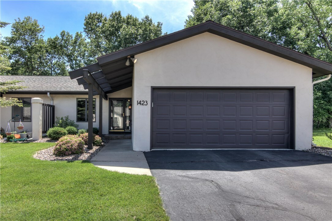 Property Photo: 1423 Knollwood Trail WI 54720