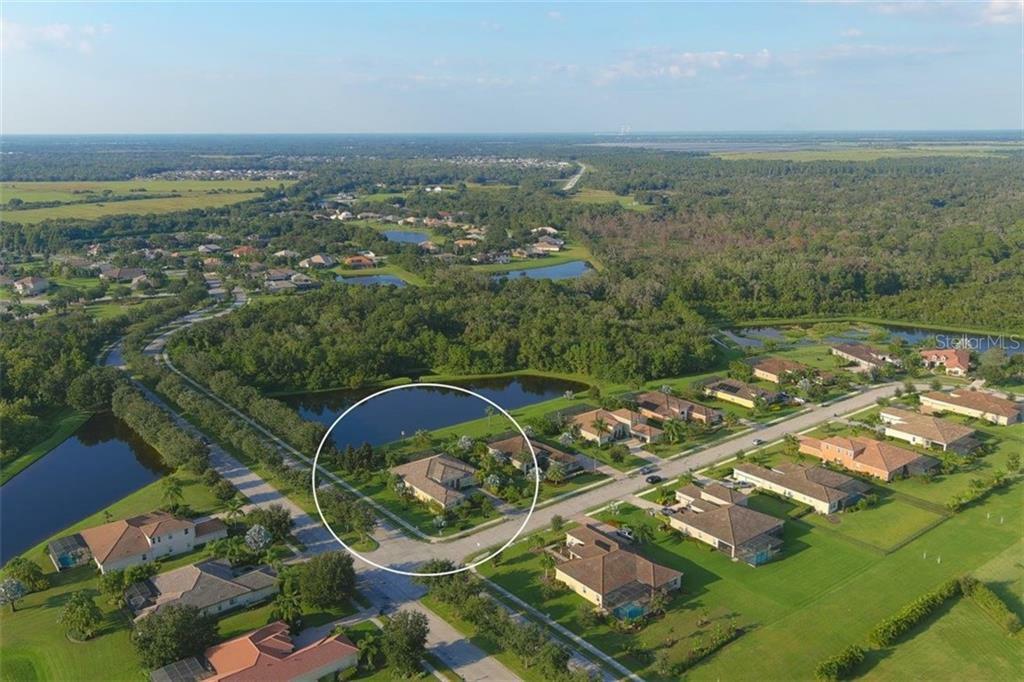 Property Photo: 16707 1st Avenue E FL 34212