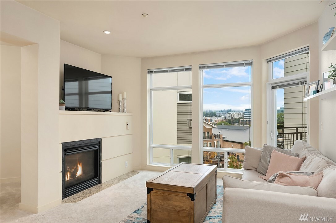 Property Photo: 211 Kirkland Ave 501 WA 98033