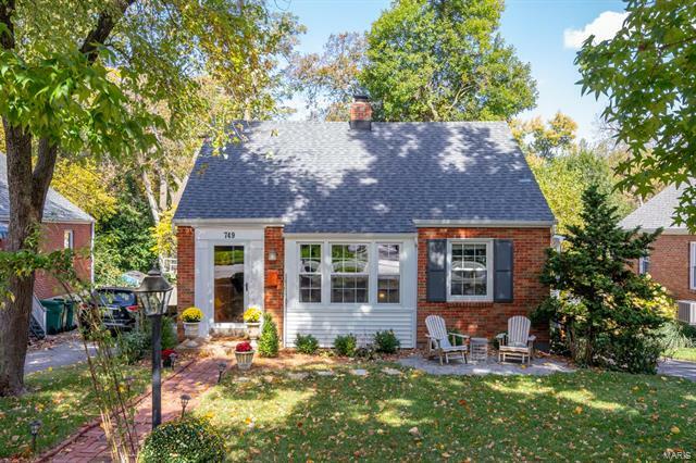 Property Photo: 749 Newport Avenue 63119