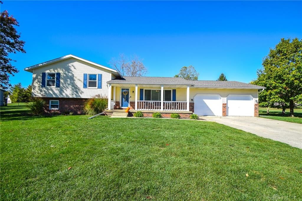 Property Photo: 2807 Country Squire Drive OH 45344