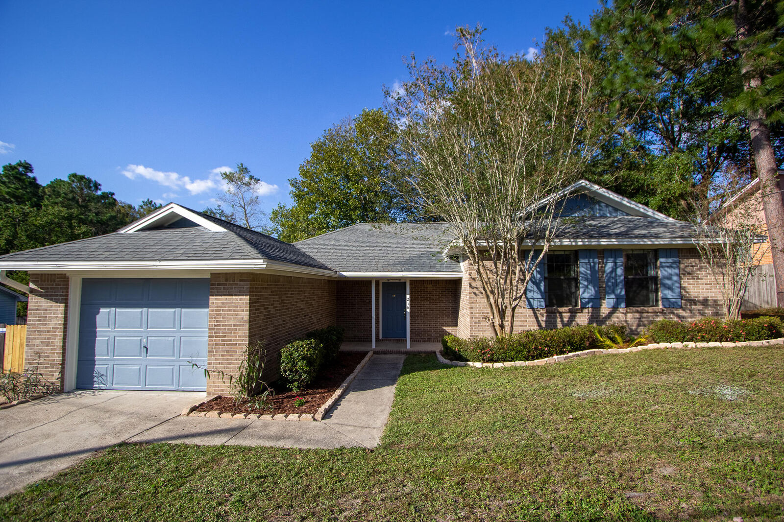 Property Photo:  216 Southview Drive  FL 32536 