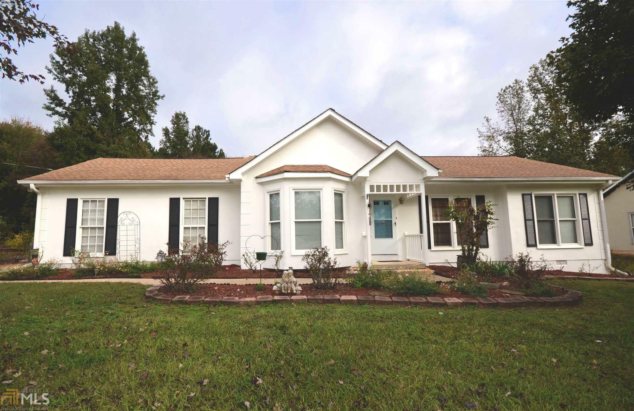 Property Photo: 155 Loneoak Dr GA 30276
