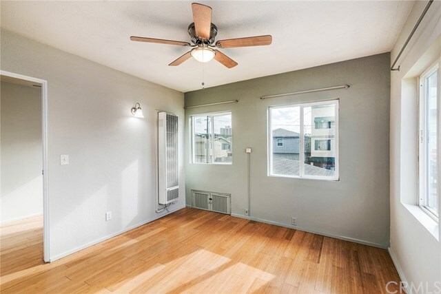 Property Photo: 1513 E Broadway CA 90802