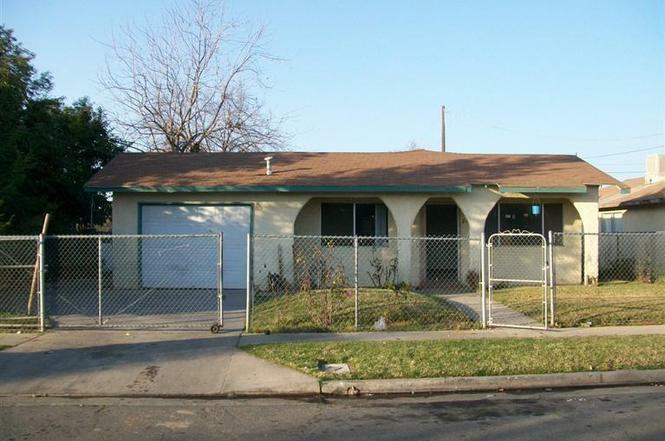 Property Photo:  220 West San Joaquin Street  CA 93706 