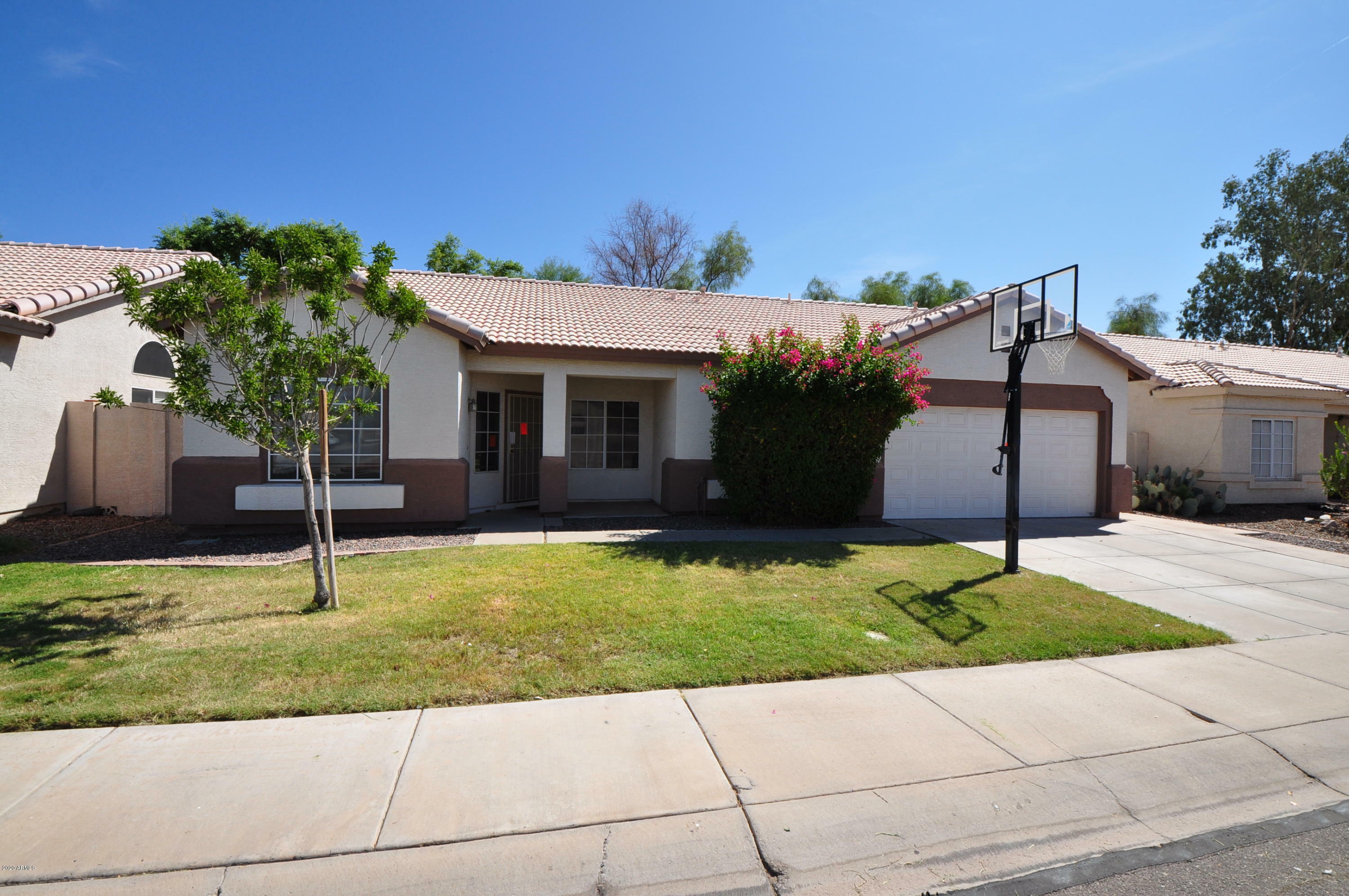 Property Photo:  1031 N Amber Street  AZ 85225 