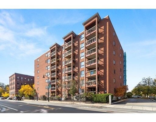 Property Photo:  60 Rantoul Street 401N  MA 01915 