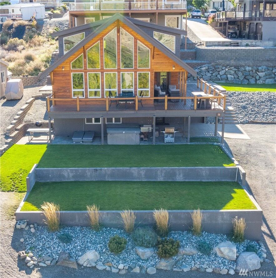 House for sale in Orondo 570 W Emerson Dr, Orondo, WA 98843