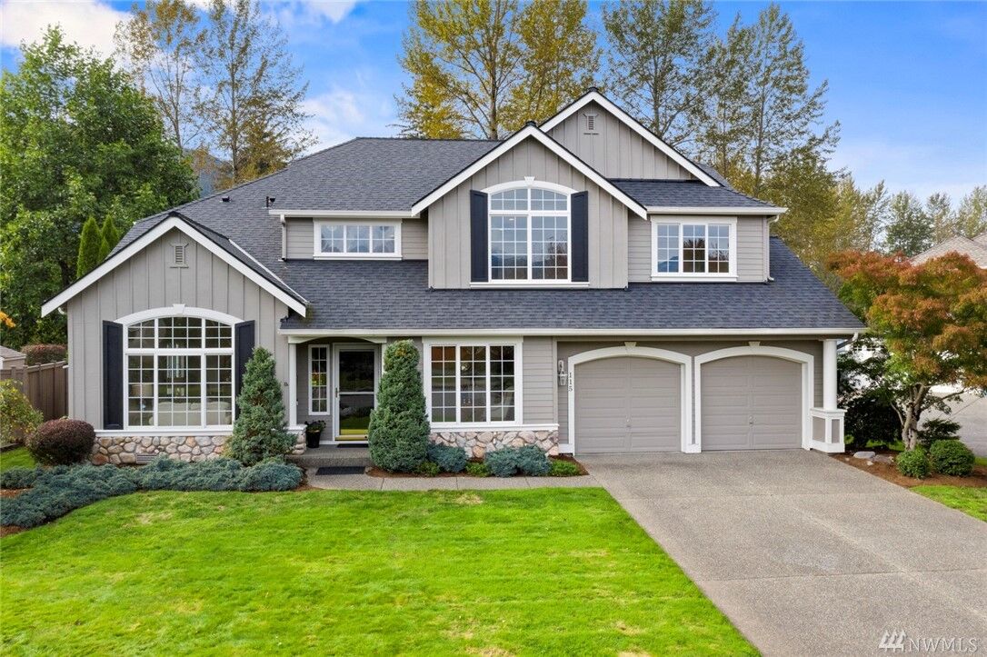 Property Photo: 115 SE 10th St WA 98045