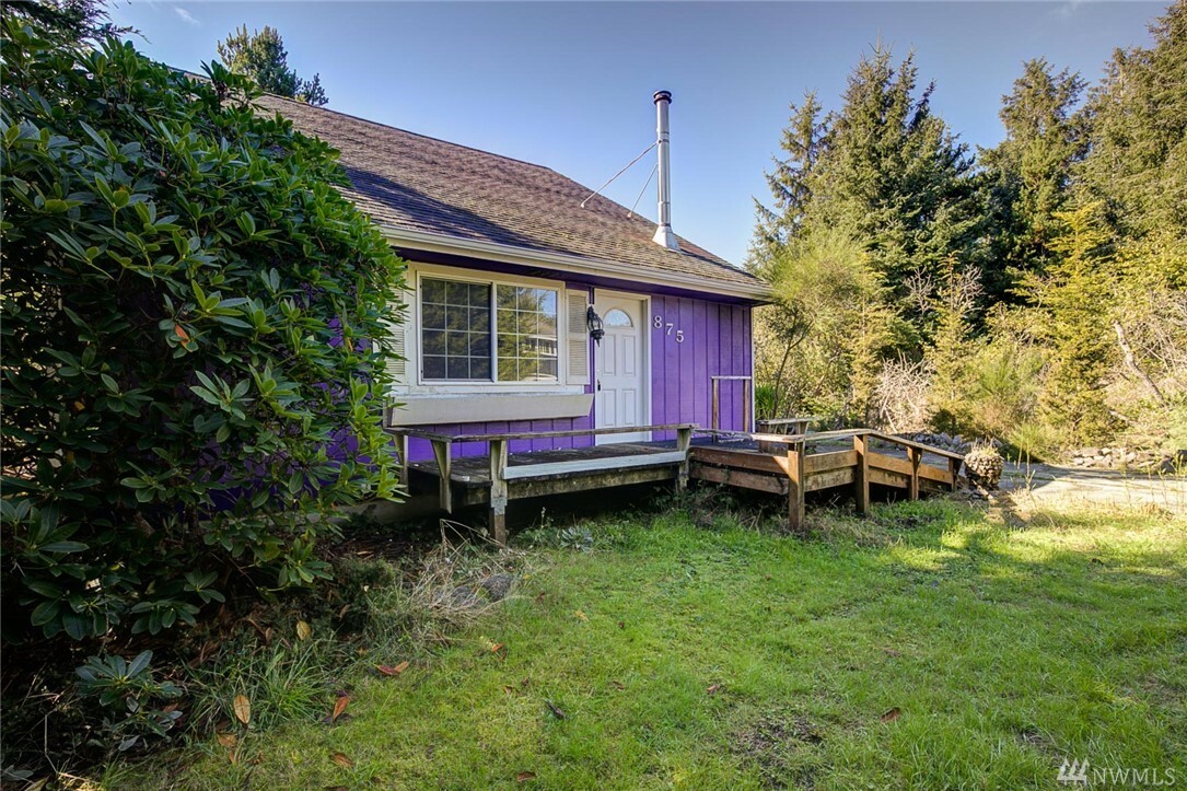 Property Photo:  875 Albion Ave SE  WA 98569 