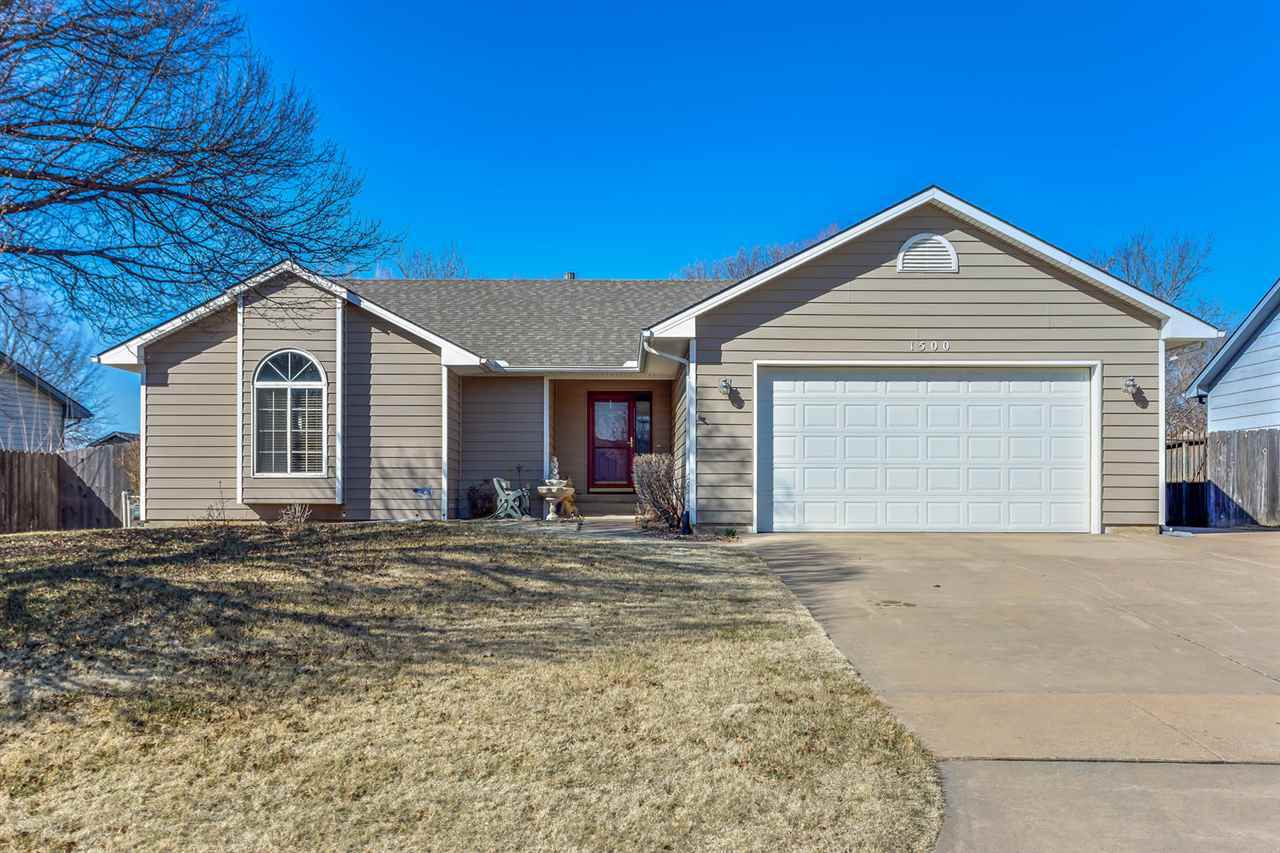 Property Photo:  1500 Loring St  KS 67060 