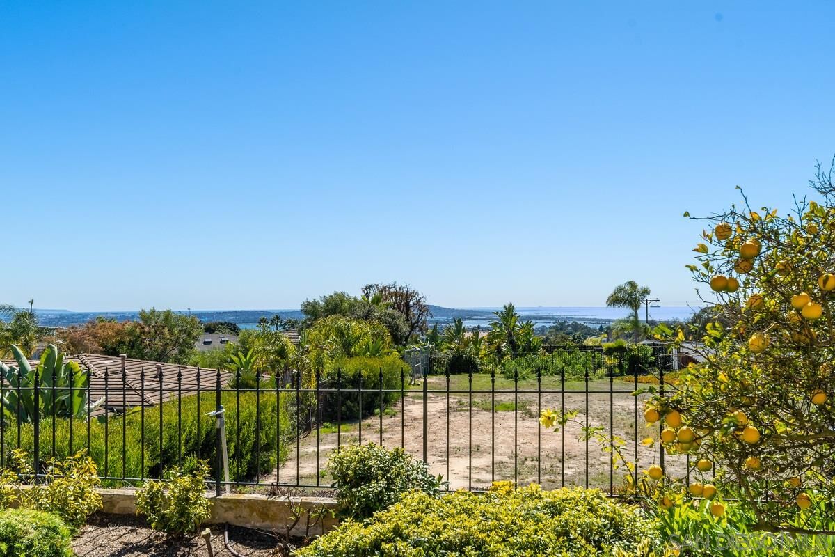 Property Photo:  5468 Pacifica Drive  CA 92037 