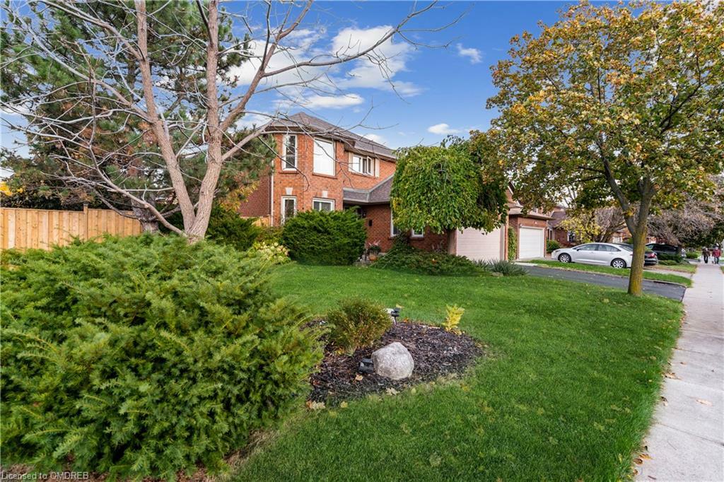 1369 Sir David Drive  Oakville ON L6J 6V2 photo