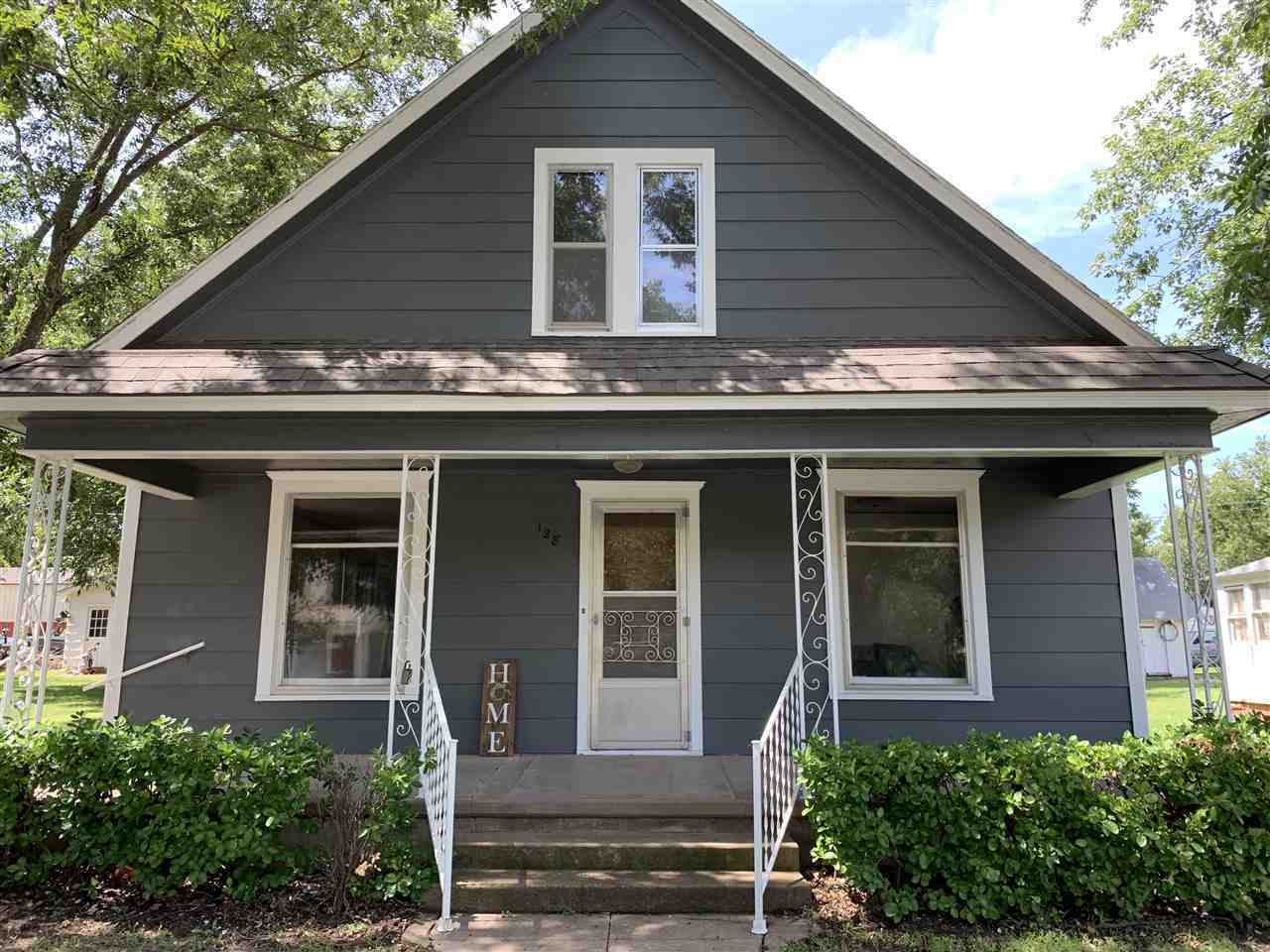 Property Photo:  128 S Cranmer St  KS 67031 