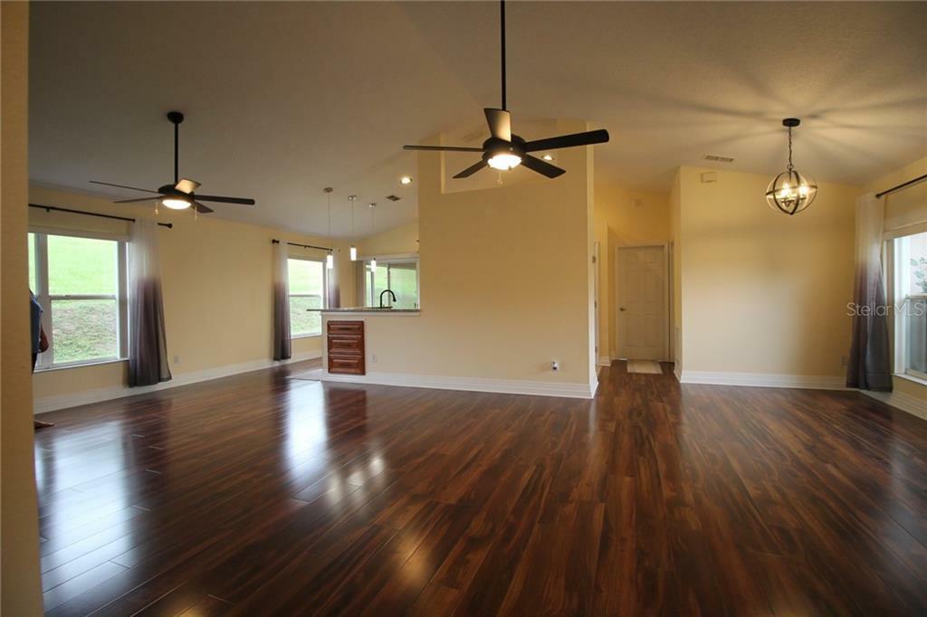 Property Photo:  949 Scenic View Circle  FL 34715 