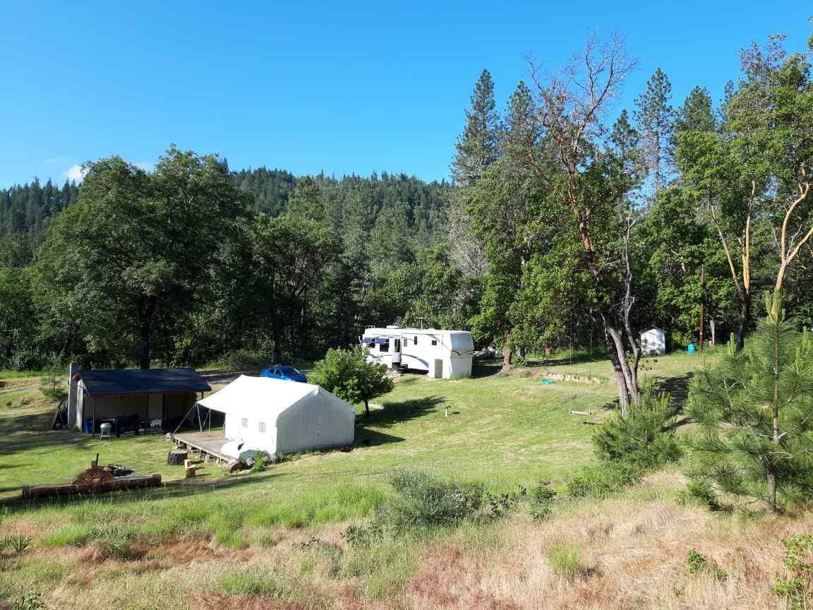 Property Photo:  200 Bolt Mountain Road  OR 97527 