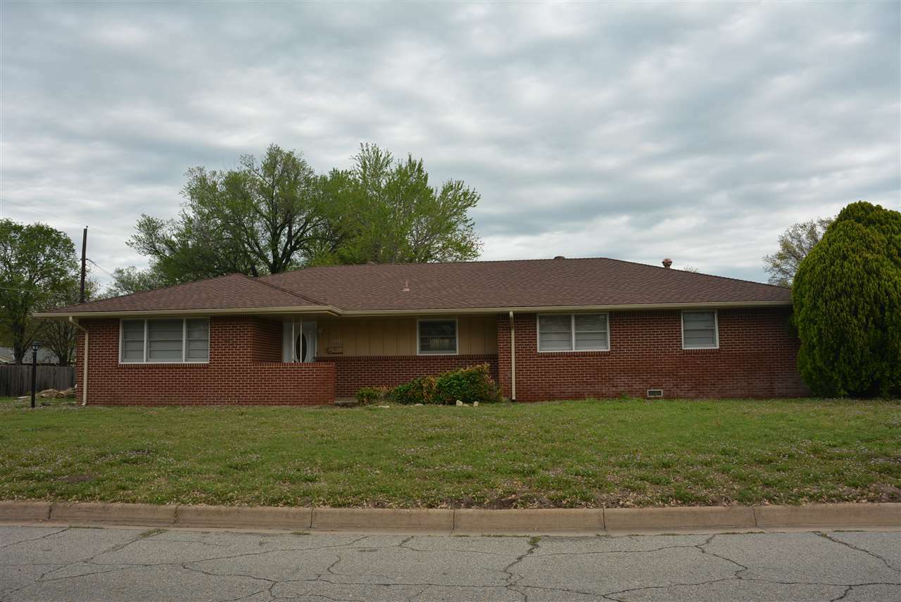 Property Photo:  2402 W 16th St N  KS 67203 