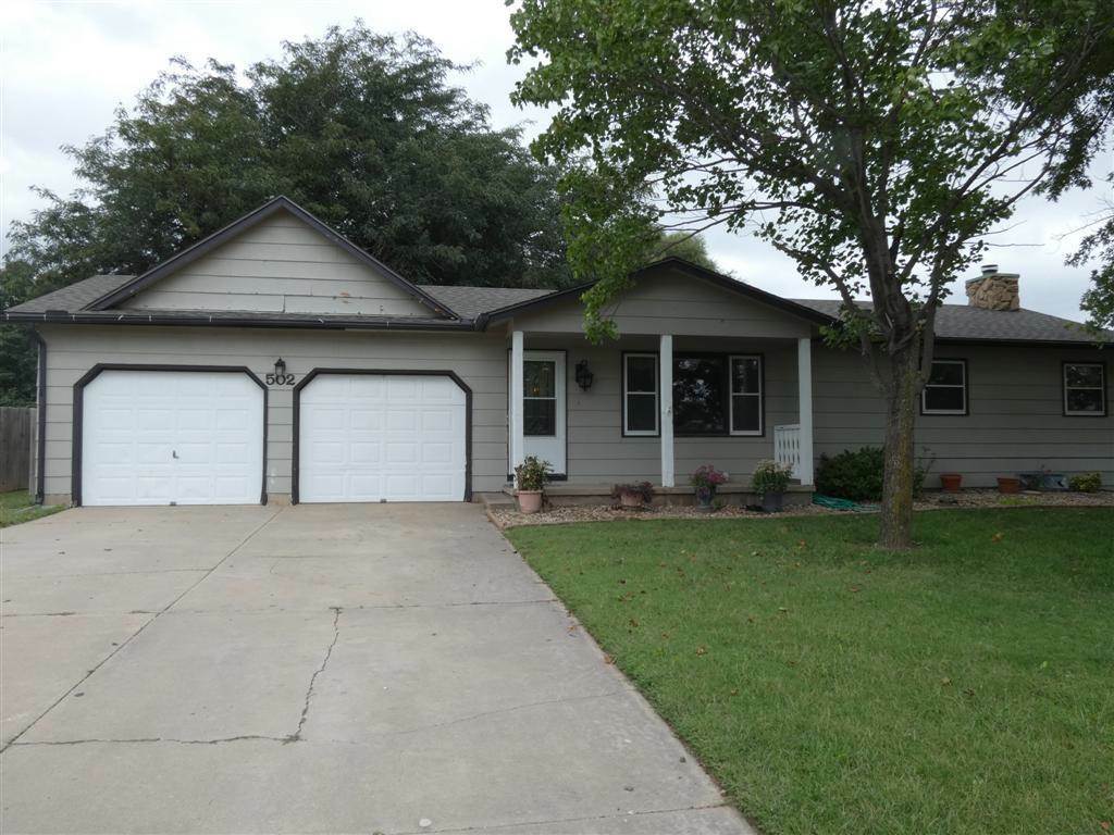 Property Photo:  502 Meadowbrook Drive  KS 67114 