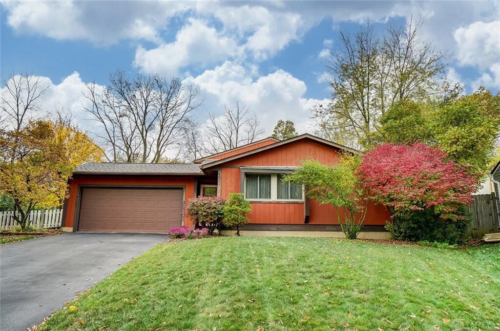 Property Photo:  5811 Woodpine Court  OH 45424 