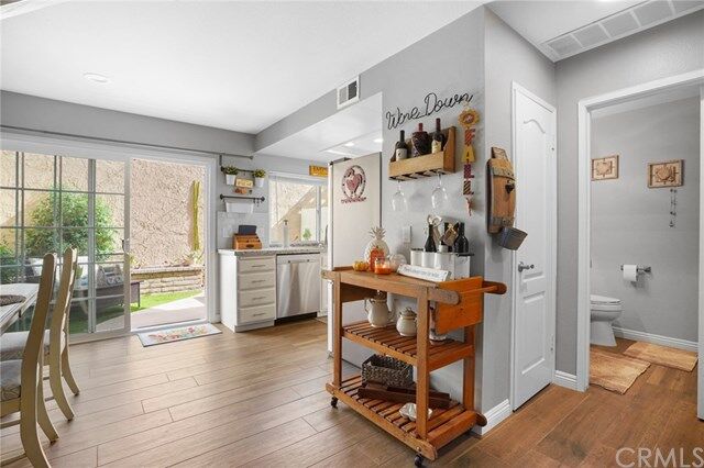 Property Photo:  18577 Edgebrook Lane 26  CA 92648 