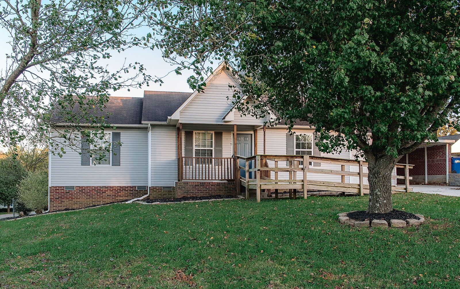 Property Photo:  119 Bullock St  TN 38401 