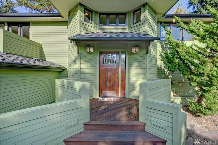 Property Photo: 13016 42nd Ave NE WA 98125