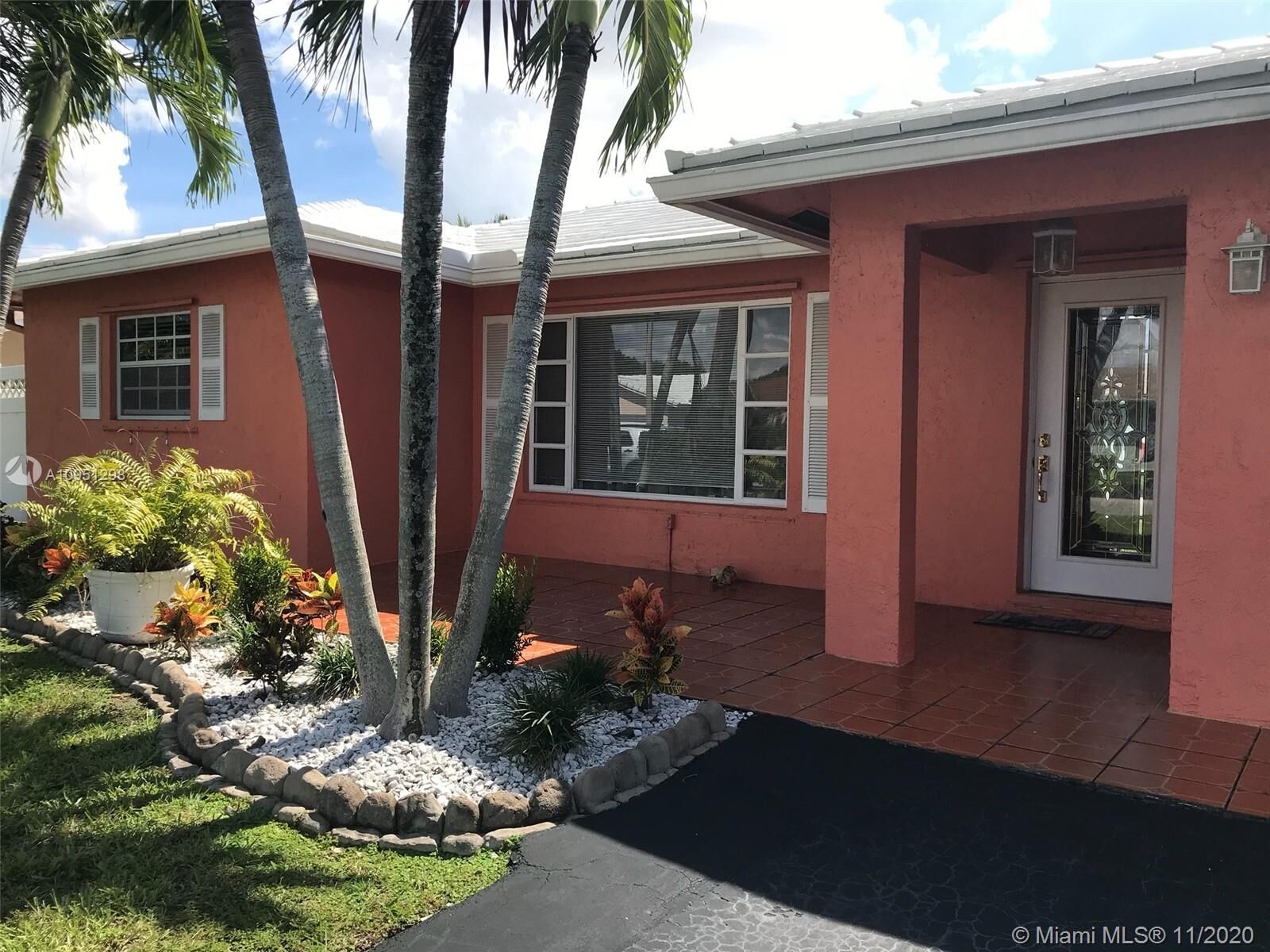 Property Photo: 9604 NW 67th Ct FL 33321