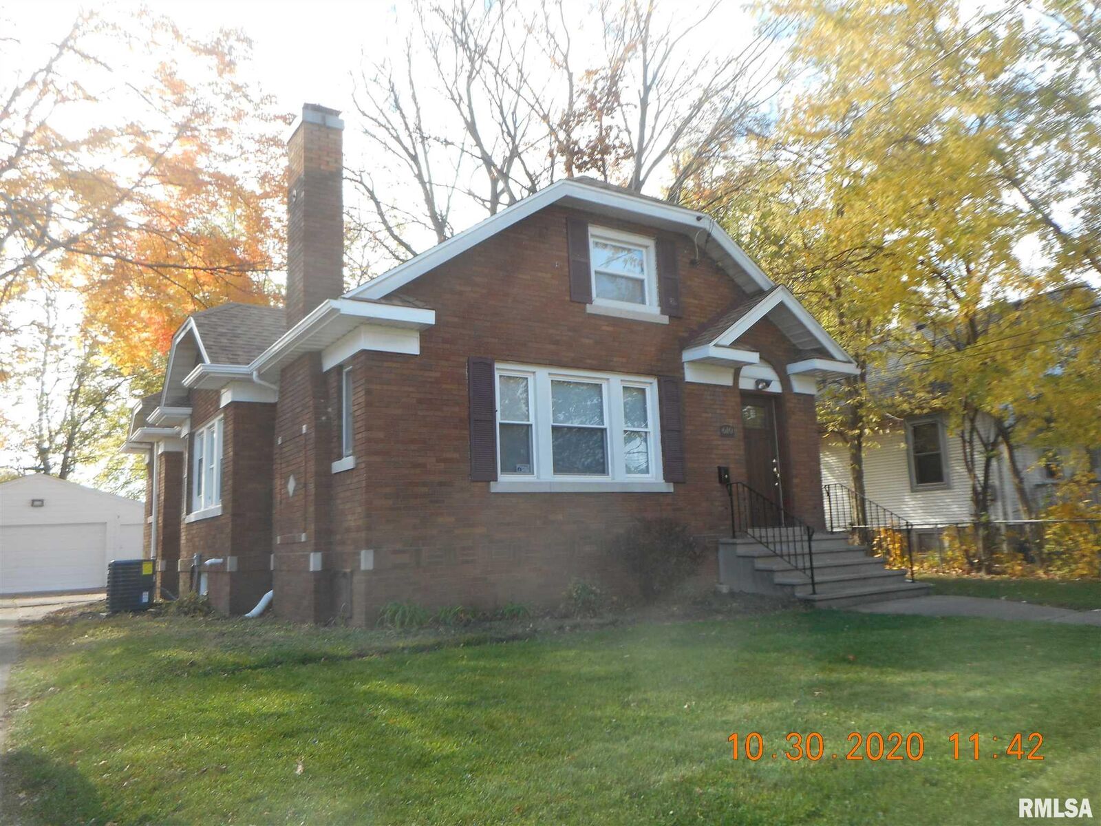 Property Photo: 610 E Maywood IL 61603