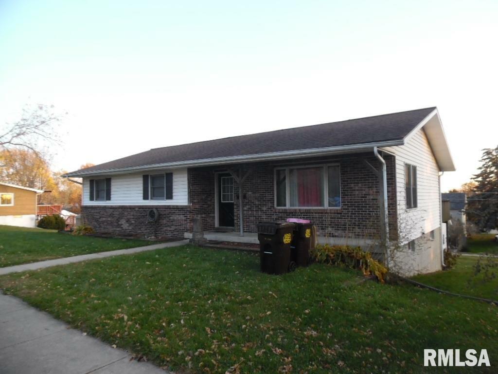 Property Photo:  1018 12th  IL 61252 