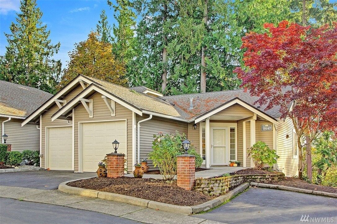 Property Photo: 18647 NE 55 Wy WA 98052