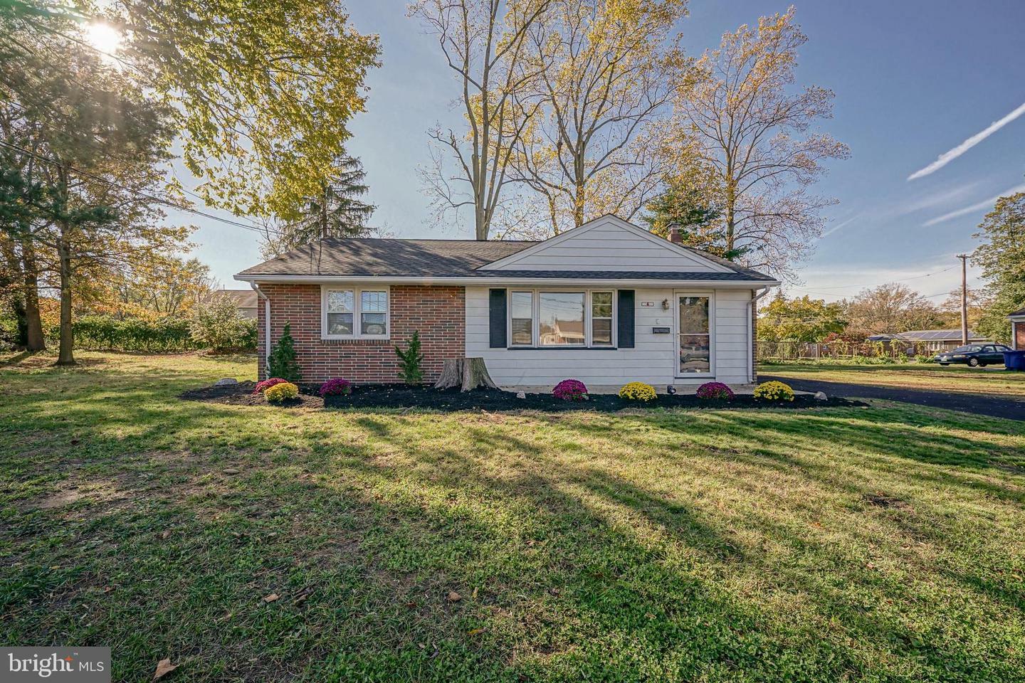 Property Photo:  4 Johnson Place  NJ 08010 