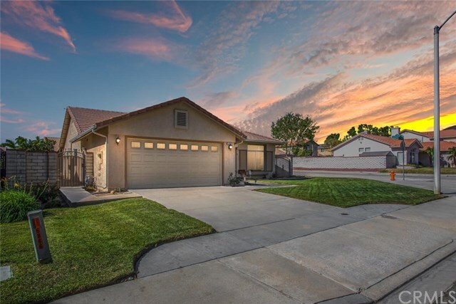 Property Photo: 6866 Country Oaks Drive 1 CA 92346