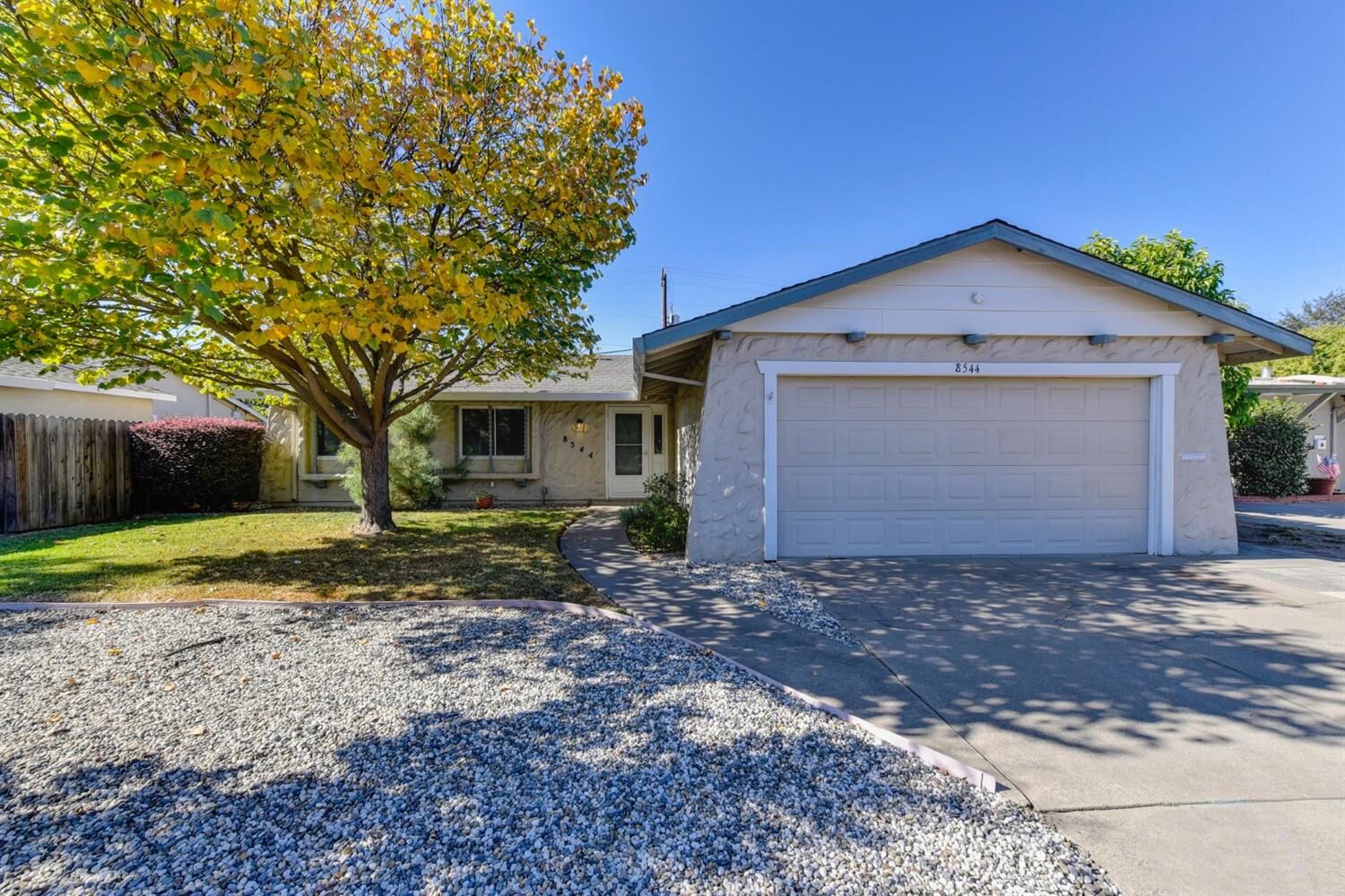 Property Photo: 8544 Cliffwood Way CA 95826