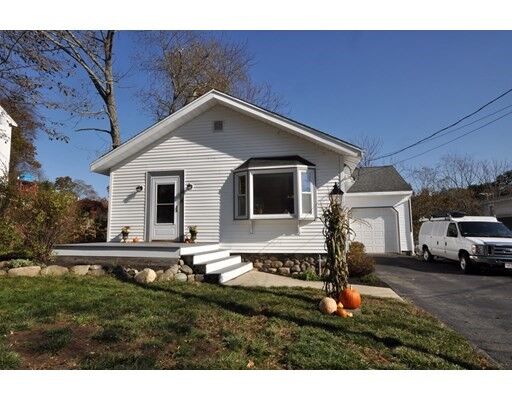 Property Photo:  5 Country Ln  MA 01821 