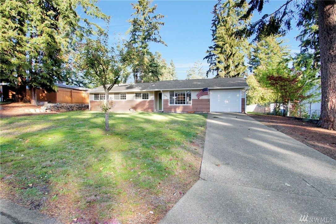 Property Photo:  1218 Wynoochee Place NE  WA 98516 