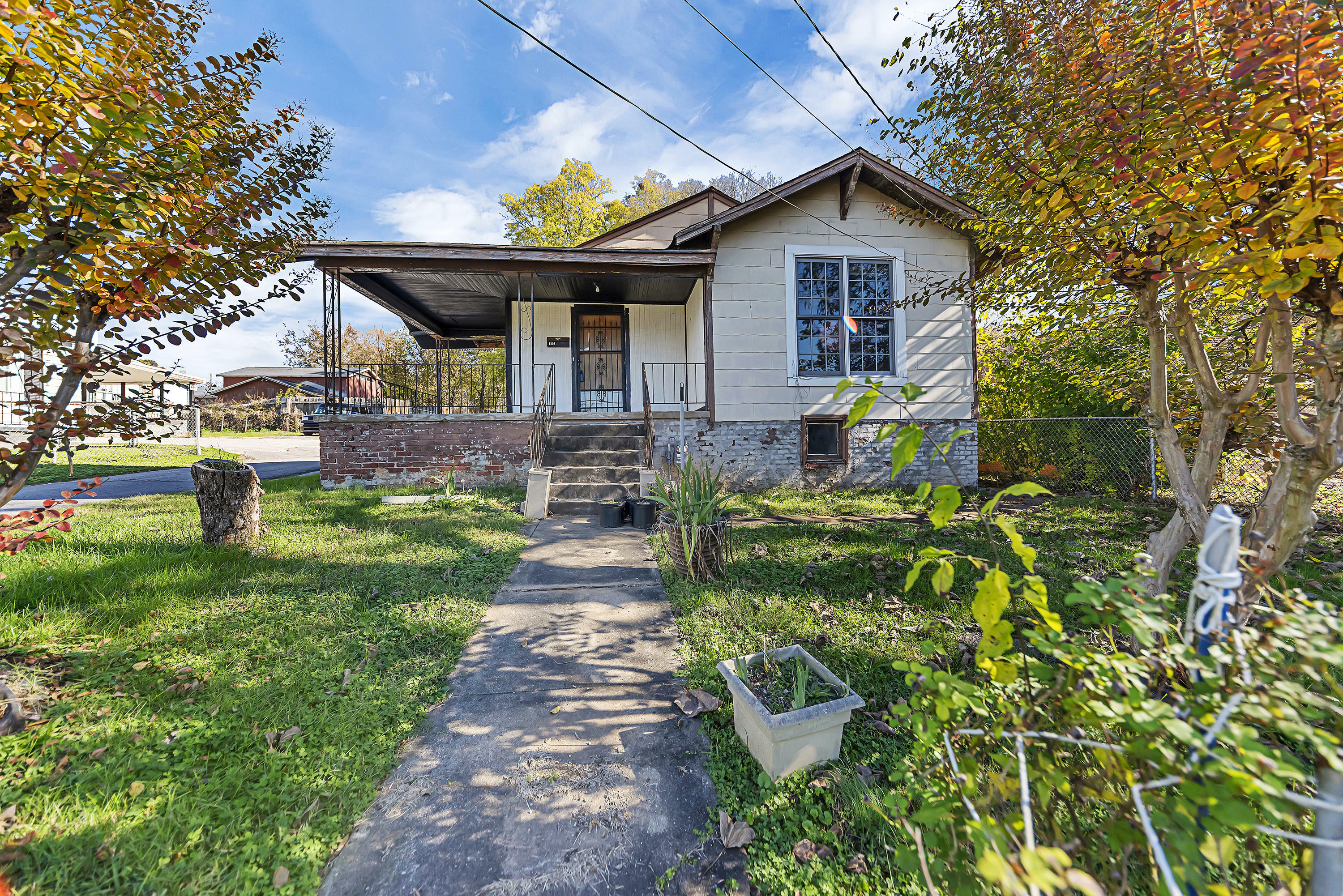 Property Photo:  1808 8th Ave  TN 37917 