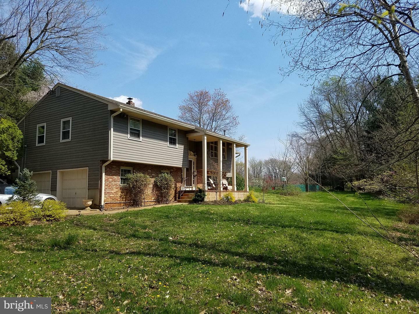 Property Photo:  19 Waln Road  NJ 08515 