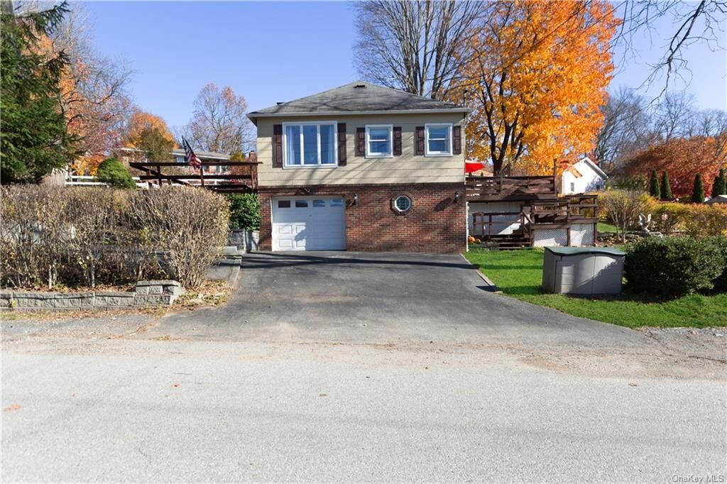 Property Photo:  8 Princeton Road  NY 10512 