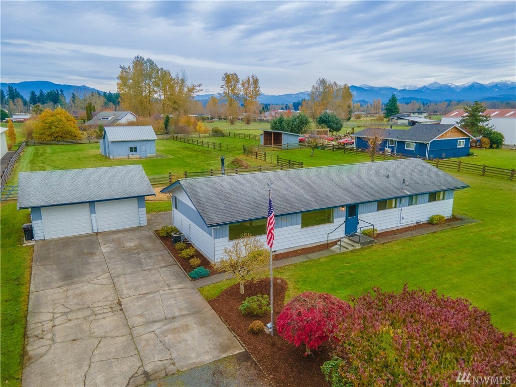 42522 212th Ave SE  Enumclaw WA 98022 photo