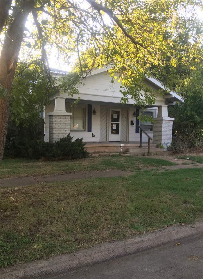 Property Photo:  212 NW 8th St  OK 73507 