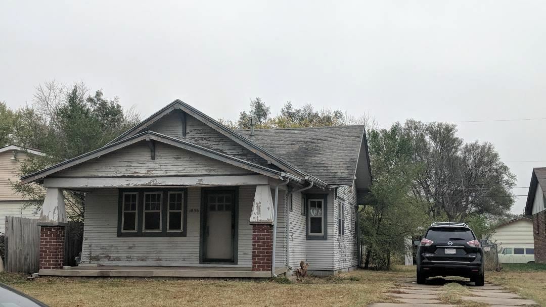 Property Photo:  1836 S Saint Clair Ave  KS 67213 