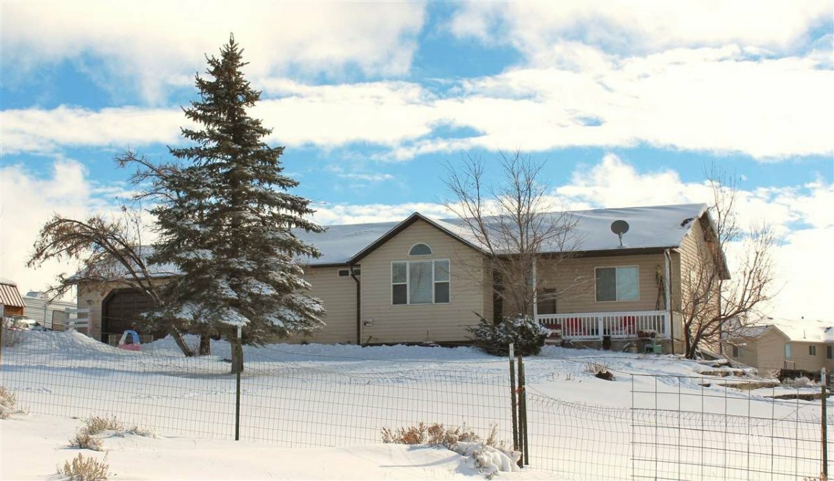 Property Photo: 473 Ashcroft Dr NV 89815