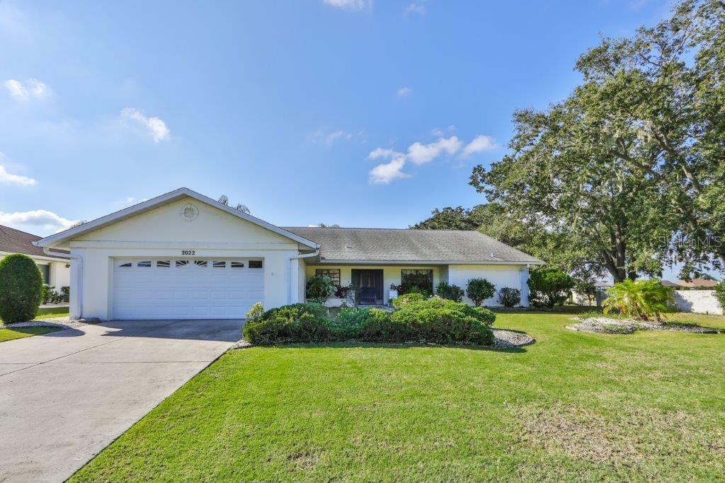 Property Photo:  2022 E View Drive  FL 33573 